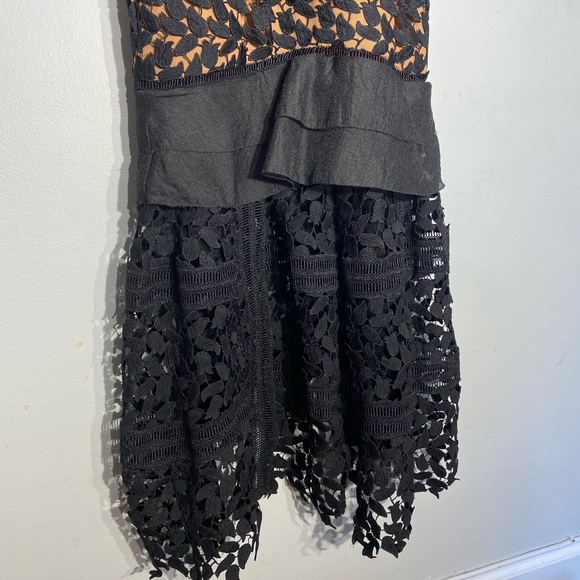 Gorgeous Lace Gown**Small $348 - Picture 4 of 8